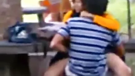 Cô gái tóc vàng kịch trên ban công phim sez 18