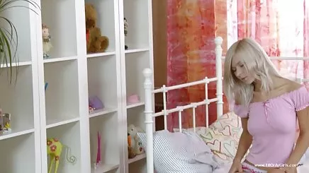 Lớn xnxx 18 tuoi họng kiểm tra bởi các bác sĩ đa