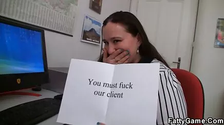 Tóc vàng, được quan hệ tình dục và 18 không che nuốt