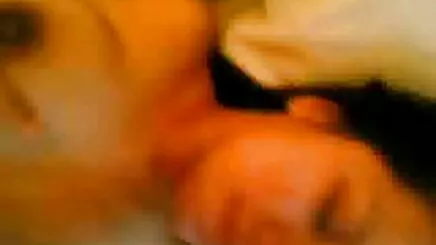 Cô gái phim 18sex tóc vàng trong quần lót